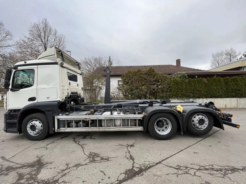 Mercedes-Benz Actros 2543 BL 6x2 MEILLER Abroller TÜV NEU! - Koukkulava kuorma-auto: kuva Mercedes-Benz Actros 2543 BL 6x2 MEILLER Abroller TÜV NEU! - Koukkulava kuorma-auto Mercedes-Benz Actros 2543 BL 6x2 MEILLER Abroller TÜV NEU! - Koukkulava kuorma-auto: kuva Mercedes-Benz Actros 2543 BL 6x2 MEILLER Abroller TÜV NEU! - Koukkulava kuorma-auto