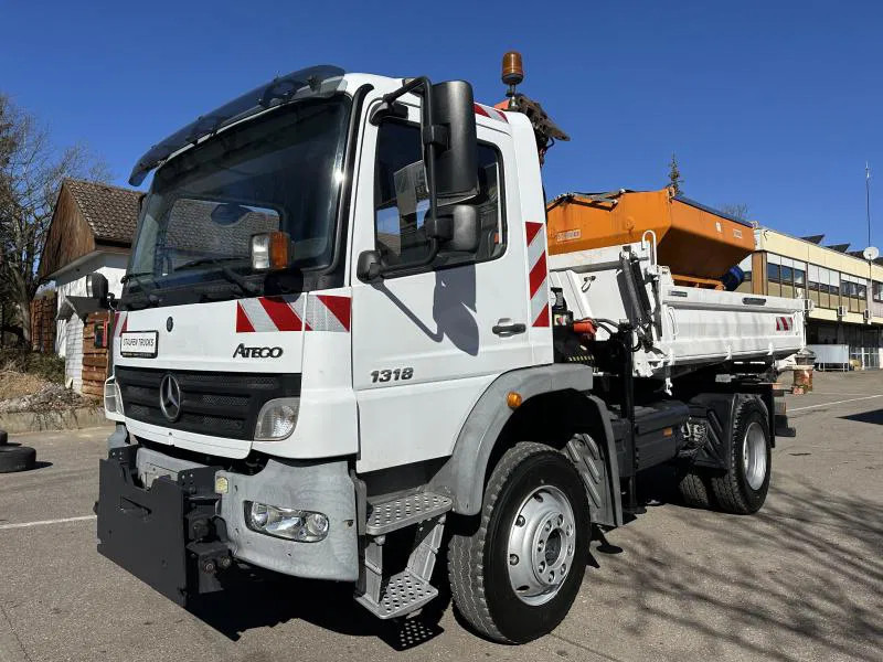 Mercedes-Benz Atego 1318 5 x AK Allrad Kran Palfinger 7001 - Kippiauto kuorma-auto, Nosturiauto: kuva Mercedes-Benz Atego 1318 5 x AK Allrad Kran Palfinger 7001 - Kippiauto kuorma-auto, Nosturiauto Mercedes-Benz Atego 1318 5 x AK Allrad Kran Palfinger 7001 - Kippiauto kuorma-auto, Nosturiauto: kuva Mercedes-Benz Atego 1318 5 x AK Allrad Kran Palfinger 7001 - Kippiauto kuorma-auto, Nosturiauto