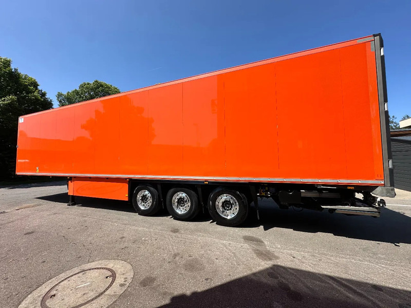 Schmitz Cargobull 3 x T-Kühl SLX*Spectrum*Bi-Temp*Doppelst.*LENK*LBW*blumenbreit*PHARMA - Refrigeraattori puoliperävaunu: kuva Schmitz Cargobull 3 x T-Kühl SLX*Spectrum*Bi-Temp*Doppelst.*LENK*LBW*blumenbreit*PHARMA - Refrigeraattori puoliperävaunu Schmitz Cargobull 3 x T-Kühl SLX*Spectrum*Bi-Temp*Doppelst.*LENK*LBW*blumenbreit*PHARMA - Refrigeraattori puoliperävaunu: kuva Schmitz Cargobull 3 x T-Kühl SLX*Spectrum*Bi-Temp*Doppelst.*LENK*LBW*blumenbreit*PHARMA - Refrigeraattori puoliperävaunu