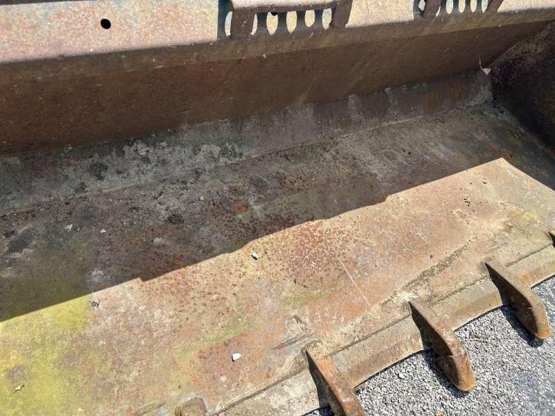 1700mm - Kuormaajan kauha: kuva 1700mm - Kuormaajan kauha 1700mm - Kuormaajan kauha: kuva 1700mm - Kuormaajan kauha