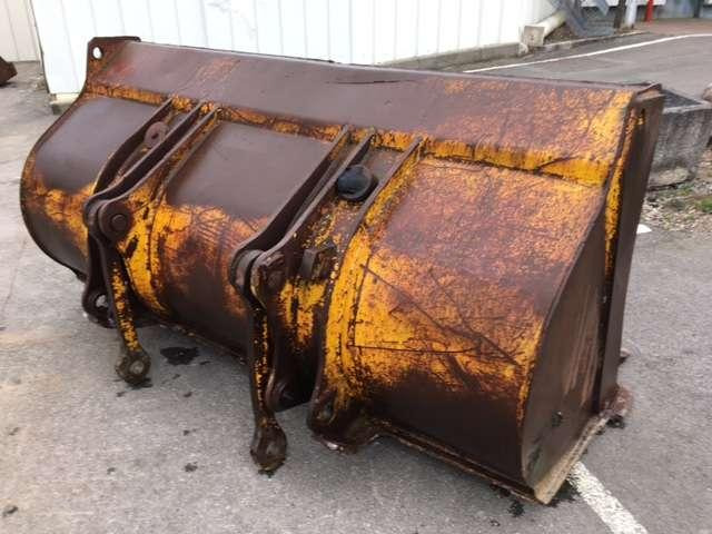 2500mm - Kuormaajan kauha: kuva 2500mm - Kuormaajan kauha 2500mm - Kuormaajan kauha: kuva 2500mm - Kuormaajan kauha