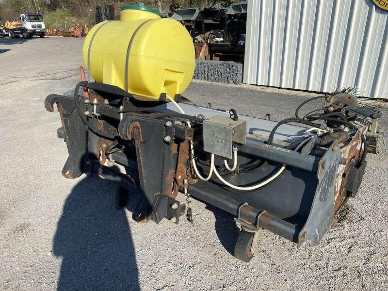 EMILY 2900mm - Attache Chargeurs CATERPILLAR / VOLVO - Harjakone: kuva EMILY 2900mm - Attache Chargeurs CATERPILLAR / VOLVO - Harjakone EMILY 2900mm - Attache Chargeurs CATERPILLAR / VOLVO - Harjakone: kuva EMILY 2900mm - Attache Chargeurs CATERPILLAR / VOLVO - Harjakone
