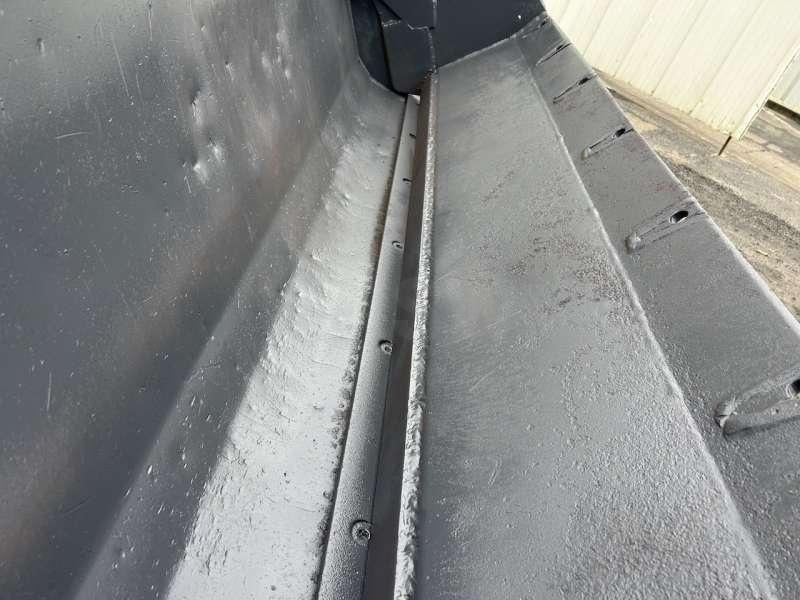 MECALAC series 8/10/11 et 12 - 2200mm - Kuormaajan kauha: kuva MECALAC series 8/10/11 et 12 - 2200mm - Kuormaajan kauha MECALAC series 8/10/11 et 12 - 2200mm - Kuormaajan kauha: kuva MECALAC series 8/10/11 et 12 - 2200mm - Kuormaajan kauha