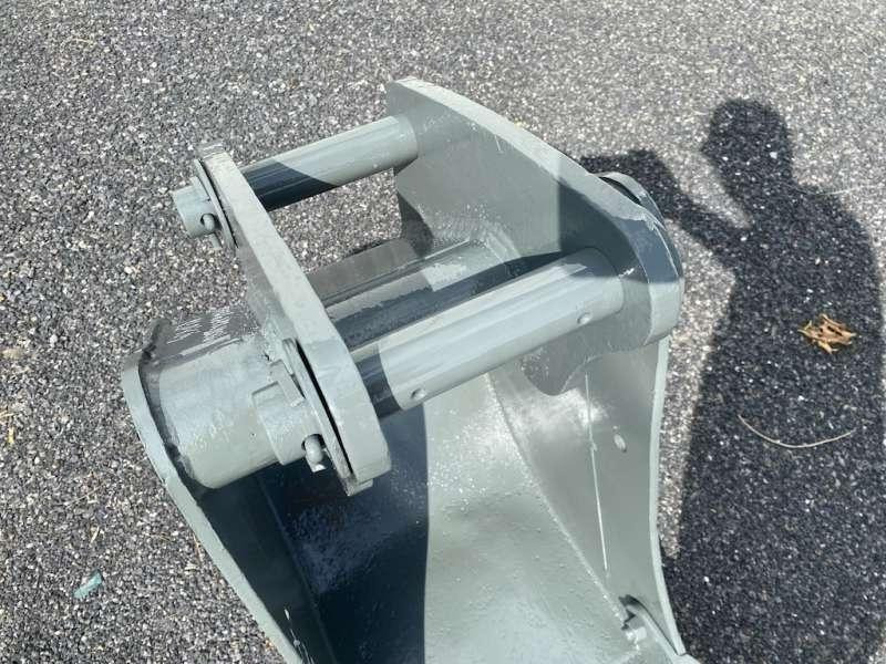 VOLVO BL71 - 450mm - Kaivinkoneen kauha: kuva VOLVO BL71 - 450mm - Kaivinkoneen kauha VOLVO BL71 - 450mm - Kaivinkoneen kauha: kuva VOLVO BL71 - 450mm - Kaivinkoneen kauha