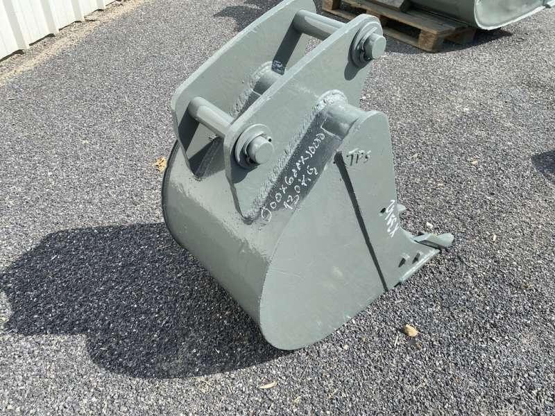 VOLVO BL71 - 450mm - Kaivinkoneen kauha: kuva VOLVO BL71 - 450mm - Kaivinkoneen kauha VOLVO BL71 - 450mm - Kaivinkoneen kauha: kuva VOLVO BL71 - 450mm - Kaivinkoneen kauha