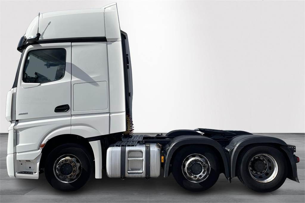 Mercedes-Benz ACTROS 2551LS 6x2/4 Väliteli - Vetopöytäauto: kuva Mercedes-Benz ACTROS 2551LS 6x2/4 Väliteli - Vetopöytäauto Mercedes-Benz ACTROS 2551LS 6x2/4 Väliteli - Vetopöytäauto: kuva Mercedes-Benz ACTROS 2551LS 6x2/4 Väliteli - Vetopöytäauto