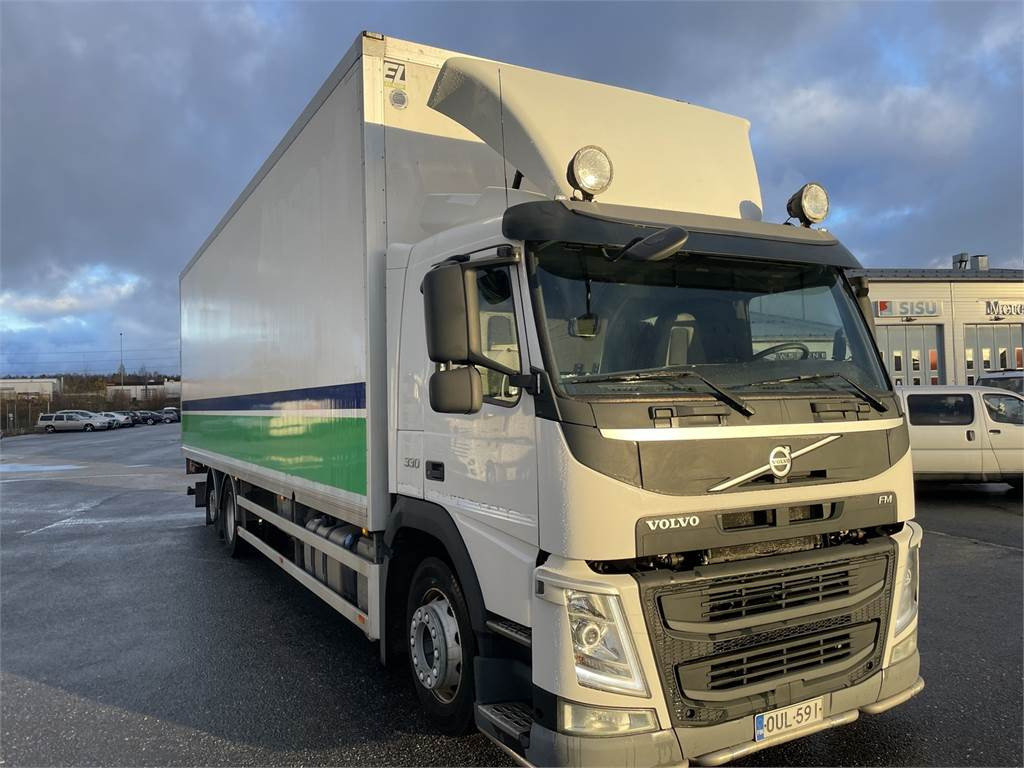 Volvo FM 330 - Isoterminen kuorma-auto: kuva Volvo FM 330 - Isoterminen kuorma-auto Volvo FM 330 - Isoterminen kuorma-auto: kuva Volvo FM 330 - Isoterminen kuorma-auto