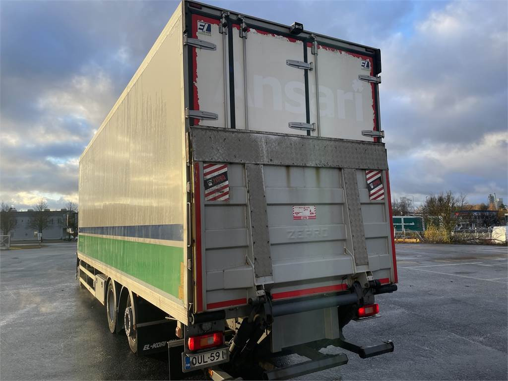 Volvo FM 330 - Isoterminen kuorma-auto: kuva Volvo FM 330 - Isoterminen kuorma-auto Volvo FM 330 - Isoterminen kuorma-auto: kuva Volvo FM 330 - Isoterminen kuorma-auto
