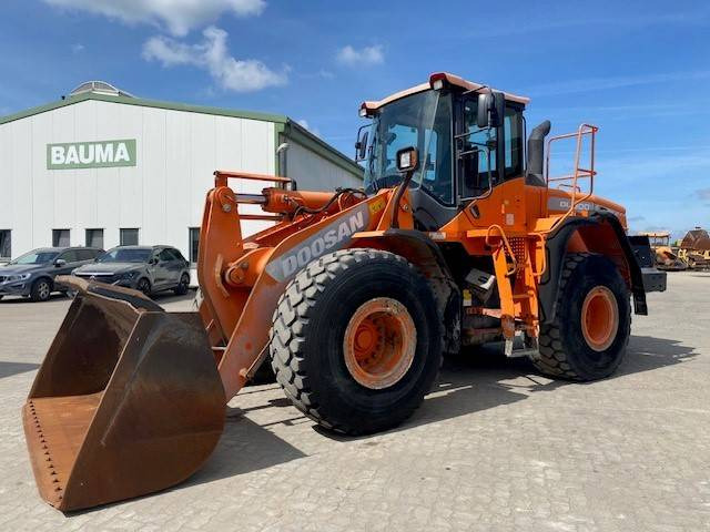 Doosan DL 300-3 (12005349) - Pyöräkuormaaja: kuva Doosan DL 300-3 (12005349) - Pyöräkuormaaja Doosan DL 300-3 (12005349) - Pyöräkuormaaja: kuva Doosan DL 300-3 (12005349) - Pyöräkuormaaja
