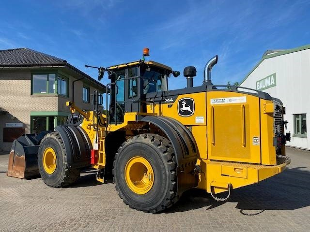 John Deere 744 P MIETE / RENTAL (12002126) - Pyöräkuormaaja: kuva John Deere 744 P MIETE / RENTAL (12002126) - Pyöräkuormaaja John Deere 744 P MIETE / RENTAL (12002126) - Pyöräkuormaaja: kuva John Deere 744 P MIETE / RENTAL (12002126) - Pyöräkuormaaja