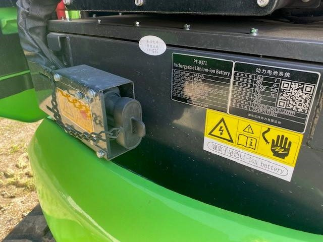 Minikuormaaja LIUGONG 9027 FE Electric, SW OQ 30 MIETE / RENT (12005252): kuva Minikuormaaja LIUGONG 9027 FE Electric, SW OQ 30 MIETE / RENT (12005252)