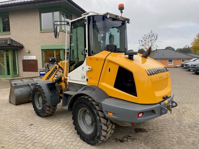 Liebherr L 509 Stereo HighLift (12005588) - Pyöräkuormaaja: kuva Liebherr L 509 Stereo HighLift (12005588) - Pyöräkuormaaja Liebherr L 509 Stereo HighLift (12005588) - Pyöräkuormaaja: kuva Liebherr L 509 Stereo HighLift (12005588) - Pyöräkuormaaja