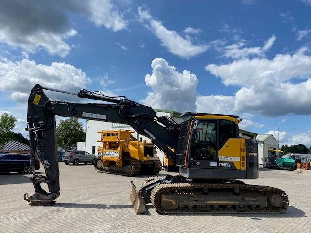 Volvo ECR 235 E L MIETE / RENTAL (12001016) - Telakaivukone: kuva Volvo ECR 235 E L MIETE / RENTAL (12001016) - Telakaivukone Volvo ECR 235 E L MIETE / RENTAL (12001016) - Telakaivukone: kuva Volvo ECR 235 E L MIETE / RENTAL (12001016) - Telakaivukone