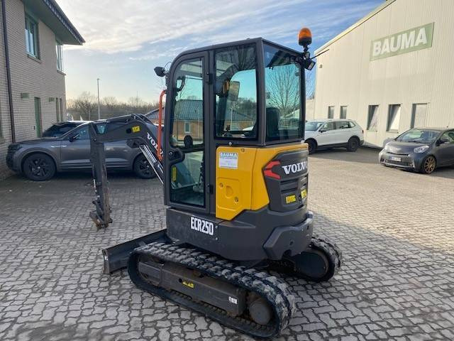 Volvo ECR 25 D MIETE / RENTAL (12001505) - Minikuormaaja: kuva Volvo ECR 25 D MIETE / RENTAL (12001505) - Minikuormaaja Volvo ECR 25 D MIETE / RENTAL (12001505) - Minikuormaaja: kuva Volvo ECR 25 D MIETE / RENTAL (12001505) - Minikuormaaja