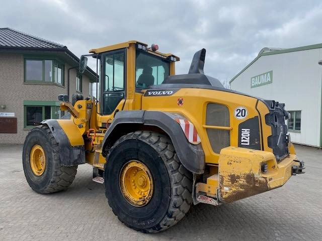 Volvo L 120 H AT-Motor bei 7.832 h (12005333) - Pyöräkuormaaja: kuva Volvo L 120 H AT-Motor bei 7.832 h (12005333) - Pyöräkuormaaja Volvo L 120 H AT-Motor bei 7.832 h (12005333) - Pyöräkuormaaja: kuva Volvo L 120 H AT-Motor bei 7.832 h (12005333) - Pyöräkuormaaja