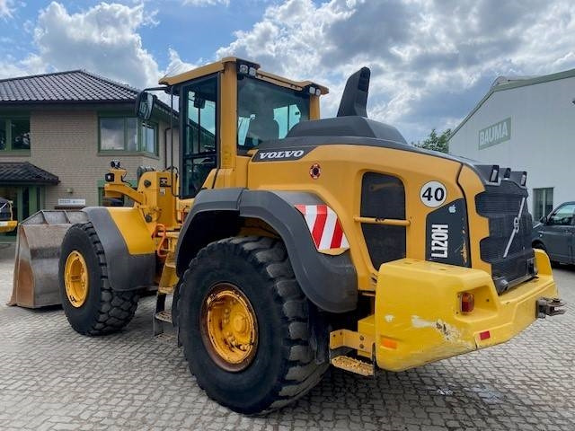 Volvo L 120 H MIETE / RENTAL (12001931) - Pyöräkuormaaja: kuva Volvo L 120 H MIETE / RENTAL (12001931) - Pyöräkuormaaja Volvo L 120 H MIETE / RENTAL (12001931) - Pyöräkuormaaja: kuva Volvo L 120 H MIETE / RENTAL (12001931) - Pyöräkuormaaja