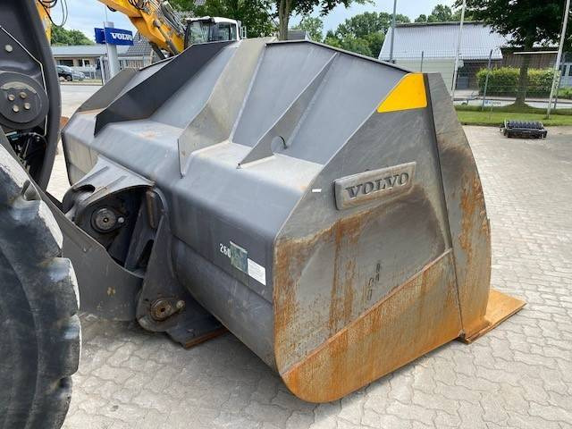 Leasing Volvo L 260 H 6.8 cbm MIETE / RENTAL (12002252) Volvo L 260 H 6.8 cbm MIETE / RENTAL (12002252): kuva Leasing Volvo L 260 H 6.8 cbm MIETE / RENTAL (12002252) Volvo L 260 H 6.8 cbm MIETE / RENTAL (12002252)