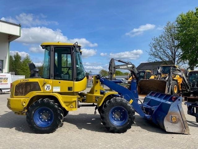 Volvo L 35 G MIETE / RENTAL (12002209) - Pyöräkuormaaja: kuva Volvo L 35 G MIETE / RENTAL (12002209) - Pyöräkuormaaja Volvo L 35 G MIETE / RENTAL (12002209) - Pyöräkuormaaja: kuva Volvo L 35 G MIETE / RENTAL (12002209) - Pyöräkuormaaja
