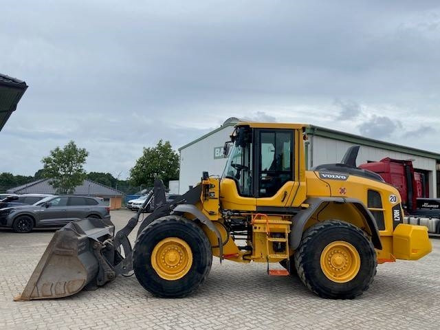 Volvo L 70 H MIETE / RENTAL (12005472) - Pyöräkuormaaja: kuva Volvo L 70 H MIETE / RENTAL (12005472) - Pyöräkuormaaja Volvo L 70 H MIETE / RENTAL (12005472) - Pyöräkuormaaja: kuva Volvo L 70 H MIETE / RENTAL (12005472) - Pyöräkuormaaja