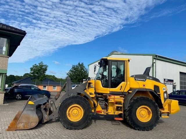 Volvo L 90 H MIETE / RENTAL (12002215) - Pyöräkuormaaja: kuva Volvo L 90 H MIETE / RENTAL (12002215) - Pyöräkuormaaja Volvo L 90 H MIETE / RENTAL (12002215) - Pyöräkuormaaja: kuva Volvo L 90 H MIETE / RENTAL (12002215) - Pyöräkuormaaja