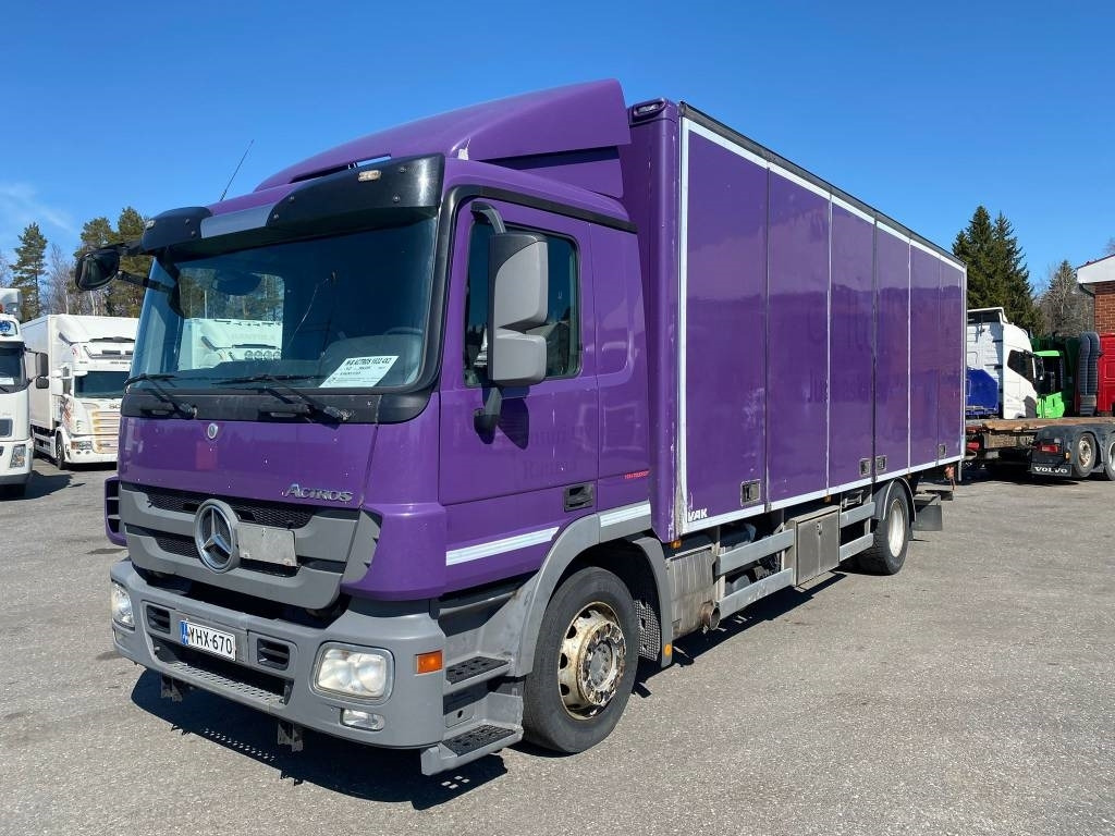 Mercedes-Benz Actros 1832 - Umpikori kuorma-auto: kuva Mercedes-Benz Actros 1832 - Umpikori kuorma-auto Mercedes-Benz Actros 1832 - Umpikori kuorma-auto: kuva Mercedes-Benz Actros 1832 - Umpikori kuorma-auto