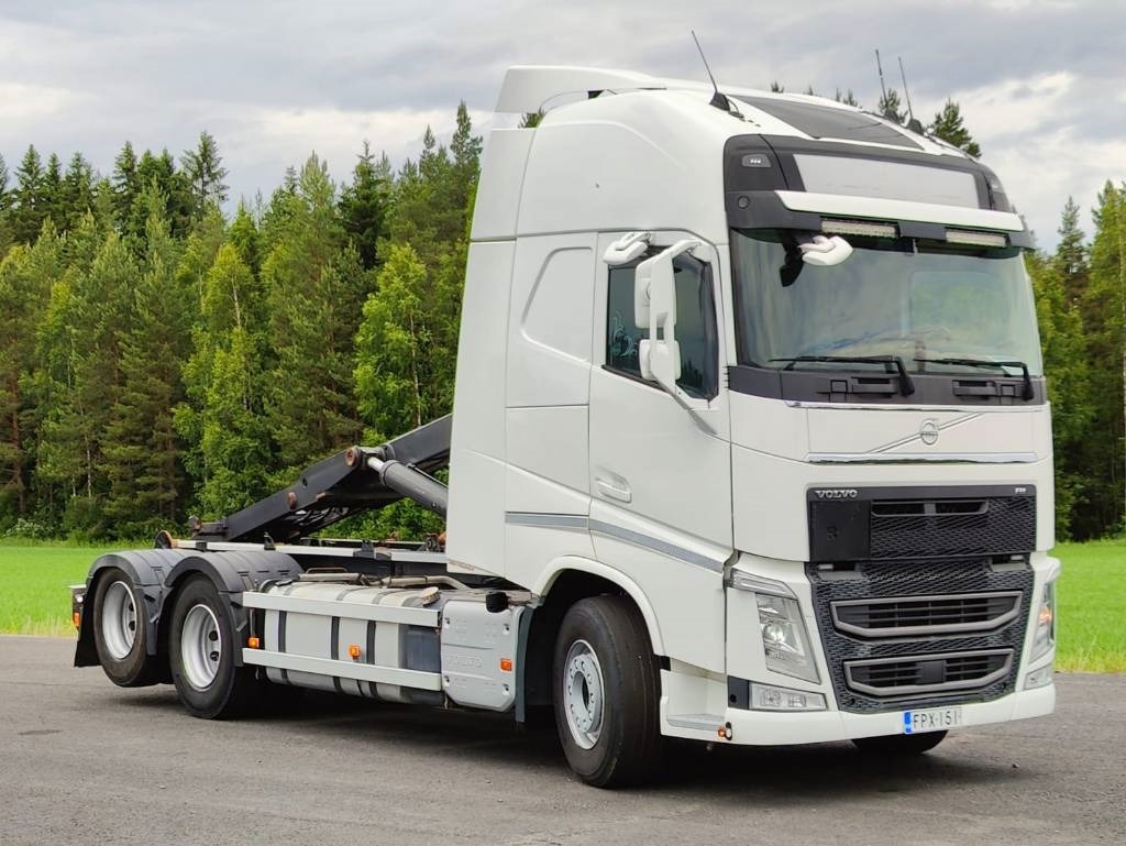 Volvo FH 540 - Koukkulava kuorma-auto: kuva Volvo FH 540 - Koukkulava kuorma-auto Volvo FH 540 - Koukkulava kuorma-auto: kuva Volvo FH 540 - Koukkulava kuorma-auto