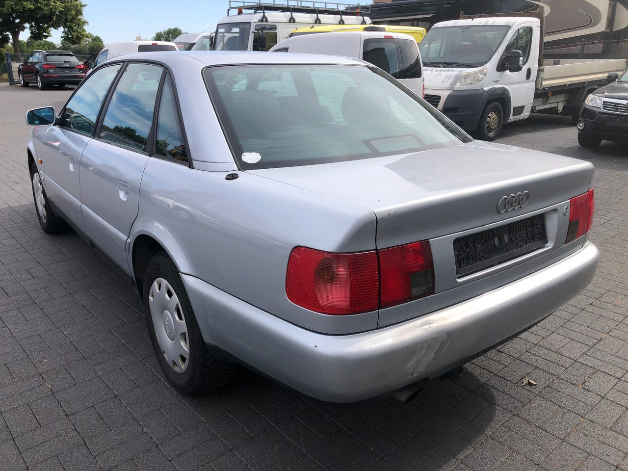 Audi A6 C4 1.8 Auto - Sedan: kuva Audi A6 C4 1.8 Auto - Sedan Audi A6 C4 1.8 Auto - Sedan: kuva Audi A6 C4 1.8 Auto - Sedan
