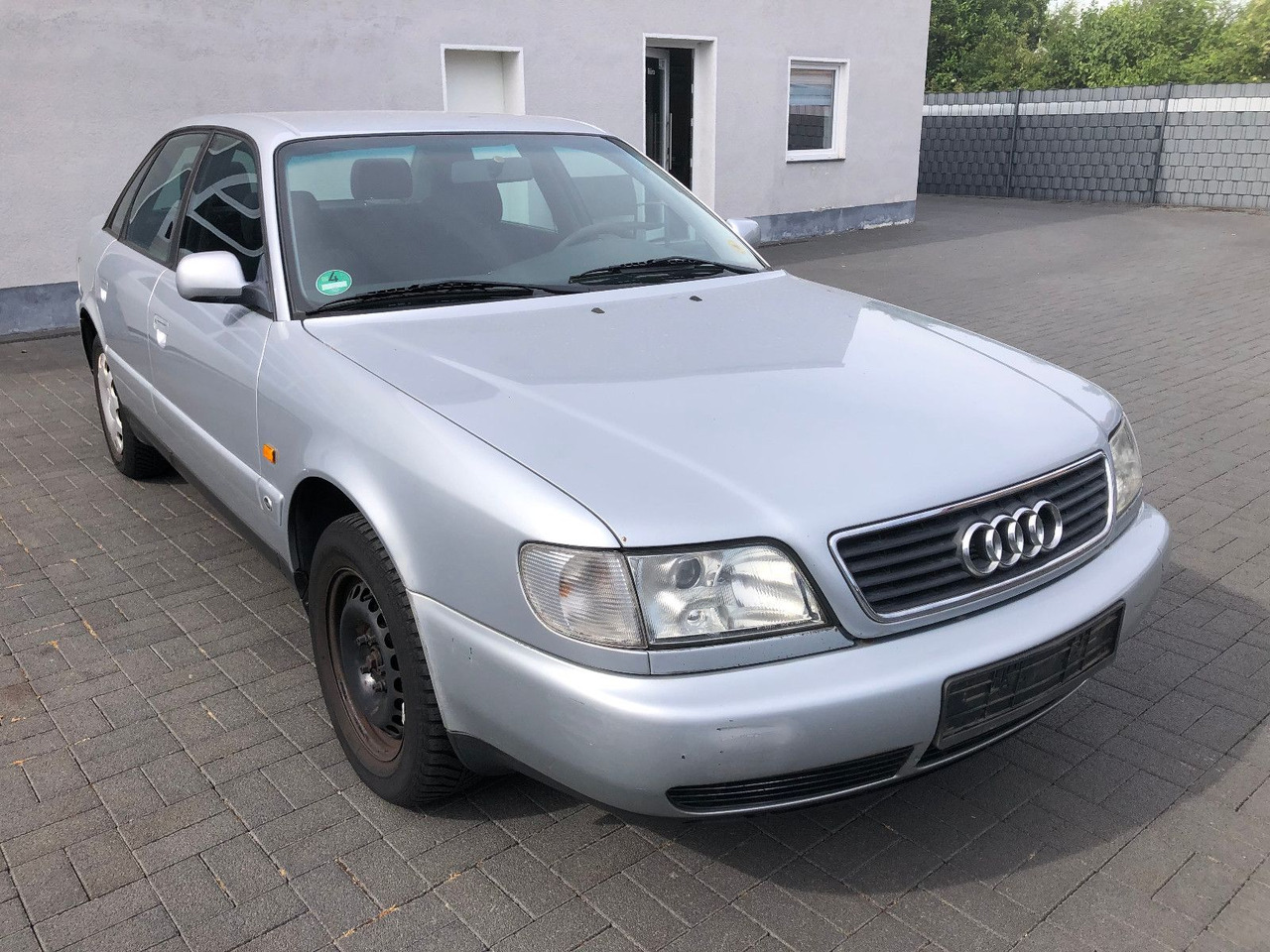 Audi A6 C4 1.8 Auto - Sedan: kuva Audi A6 C4 1.8 Auto - Sedan Audi A6 C4 1.8 Auto - Sedan: kuva Audi A6 C4 1.8 Auto - Sedan