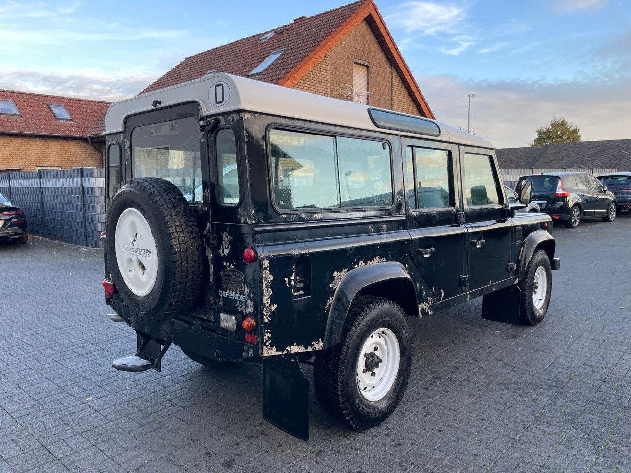Land Rover Defender 110 SW 2.5 TD , Wohnm.Zulassung, 1.Hand - Maasturi/ Katumaasturi: kuva Land Rover Defender 110 SW 2.5 TD , Wohnm.Zulassung, 1.Hand - Maasturi/ Katumaasturi Land Rover Defender 110 SW 2.5 TD , Wohnm.Zulassung, 1.Hand - Maasturi/ Katumaasturi: kuva Land Rover Defender 110 SW 2.5 TD , Wohnm.Zulassung, 1.Hand - Maasturi/ Katumaasturi