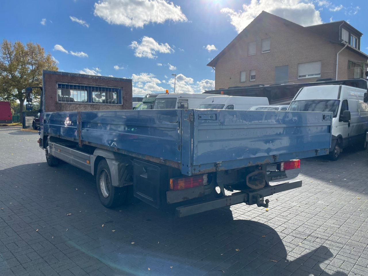 Mercedes-Benz Atego 818 Pritsche Euro 5 - Avolava pakettiauto: kuva Mercedes-Benz Atego 818 Pritsche Euro 5 - Avolava pakettiauto Mercedes-Benz Atego 818 Pritsche Euro 5 - Avolava pakettiauto: kuva Mercedes-Benz Atego 818 Pritsche Euro 5 - Avolava pakettiauto