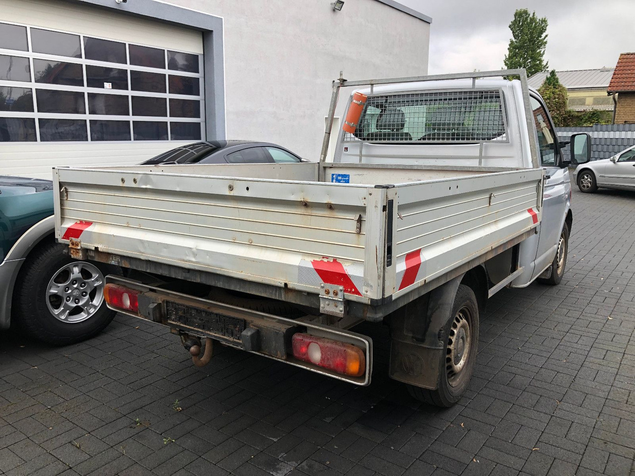 Volkswagen T5 1.9 TDI Transporter Pritsche - Avolava pakettiauto: kuva Volkswagen T5 1.9 TDI Transporter Pritsche - Avolava pakettiauto Volkswagen T5 1.9 TDI Transporter Pritsche - Avolava pakettiauto: kuva Volkswagen T5 1.9 TDI Transporter Pritsche - Avolava pakettiauto