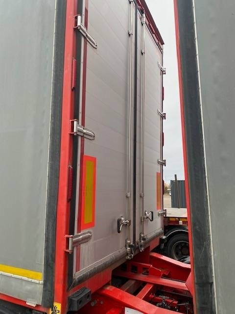 NTM linkki yhdistelmä B-Linkki - Pressukapellipuoliperävaunu: kuva NTM linkki yhdistelmä B-Linkki - Pressukapellipuoliperävaunu NTM linkki yhdistelmä B-Linkki - Pressukapellipuoliperävaunu: kuva NTM linkki yhdistelmä B-Linkki - Pressukapellipuoliperävaunu