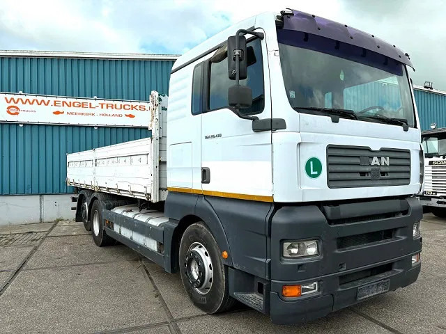 MAN TGA 26.410 XL 6x2 KIPPER (6-CILINDER HEADS) (ZF16 MANUAL GEARBOX / LIFT-AXLE / HYDRAULIC KIT / AIRCONDITIONING) - Kippiauto kuorma-auto: kuva MAN TGA 26.410 XL 6x2 KIPPER (6-CILINDER HEADS) (ZF16 MANUAL GEARBOX / LIFT-AXLE / HYDRAULIC KIT / AIRCONDITIONING) - Kippiauto kuorma-auto MAN TGA 26.410 XL 6x2 KIPPER (6-CILINDER HEADS) (ZF16 MANUAL GEARBOX / LIFT-AXLE / HYDRAULIC KIT / AIRCONDITIONING) - Kippiauto kuorma-auto: kuva MAN TGA 26.410 XL 6x2 KIPPER (6-CILINDER HEADS) (ZF16 MANUAL GEARBOX / LIFT-AXLE / HYDRAULIC KIT / AIRCONDITIONING) - Kippiauto kuorma-auto