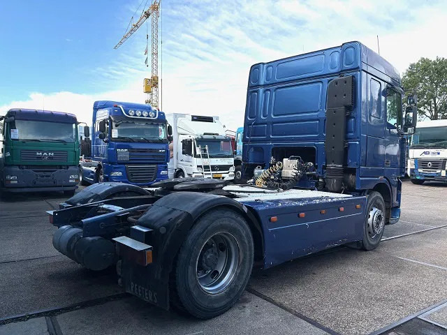 DAF 95.380 XF SPACECAB (EURO 2 / ZF16 MANUAL GEARBOX / HYDRAULIC KIT / P.T.O. / SIDE SKIRTS / AIRCONDITIONING) - Vetopöytäauto: kuva DAF 95.380 XF SPACECAB (EURO 2 / ZF16 MANUAL GEARBOX / HYDRAULIC KIT / P.T.O. / SIDE SKIRTS / AIRCONDITIONING) - Vetopöytäauto DAF 95.380 XF SPACECAB (EURO 2 / ZF16 MANUAL GEARBOX / HYDRAULIC KIT / P.T.O. / SIDE SKIRTS / AIRCONDITIONING) - Vetopöytäauto: kuva DAF 95.380 XF SPACECAB (EURO 2 / ZF16 MANUAL GEARBOX / HYDRAULIC KIT / P.T.O. / SIDE SKIRTS / AIRCONDITIONING) - Vetopöytäauto