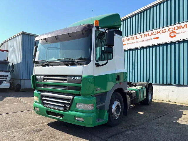 DAF CF 85.380 SLEEPERCAB 4x2 TRACTOR UNIT (EURO 4 / ZF16 MANUAL GEARBOX / P.T.O. / AIRCONDITIONING) - Vetopöytäauto: kuva DAF CF 85.380 SLEEPERCAB 4x2 TRACTOR UNIT (EURO 4 / ZF16 MANUAL GEARBOX / P.T.O. / AIRCONDITIONING) - Vetopöytäauto DAF CF 85.380 SLEEPERCAB 4x2 TRACTOR UNIT (EURO 4 / ZF16 MANUAL GEARBOX / P.T.O. / AIRCONDITIONING) - Vetopöytäauto: kuva DAF CF 85.380 SLEEPERCAB 4x2 TRACTOR UNIT (EURO 4 / ZF16 MANUAL GEARBOX / P.T.O. / AIRCONDITIONING) - Vetopöytäauto