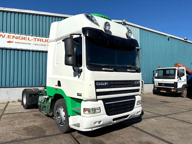 DAF CF 85.410 SPACECAB 4x2 (ZF16 MANUAL GEARBOX / MX-BRAKE / 995 LITER DIESELTANK / AIRCONDITIONING / FRIDGE UNTHER BED) - Vetopöytäauto: kuva DAF CF 85.410 SPACECAB 4x2 (ZF16 MANUAL GEARBOX / MX-BRAKE / 995 LITER DIESELTANK / AIRCONDITIONING / FRIDGE UNTHER BED) - Vetopöytäauto DAF CF 85.410 SPACECAB 4x2 (ZF16 MANUAL GEARBOX / MX-BRAKE / 995 LITER DIESELTANK / AIRCONDITIONING / FRIDGE UNTHER BED) - Vetopöytäauto: kuva DAF CF 85.410 SPACECAB 4x2 (ZF16 MANUAL GEARBOX / MX-BRAKE / 995 LITER DIESELTANK / AIRCONDITIONING / FRIDGE UNTHER BED) - Vetopöytäauto