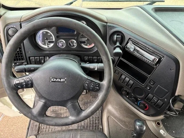 DAF XF 105.460 ATE SPACECAB 4x2 ONLY 835.500 KM (ZF-MANUAL GEARBOX / ZF-INTARDER / AIRCONDITIONING / EURO 5) - Vetopöytäauto: kuva DAF XF 105.460 ATE SPACECAB 4x2 ONLY 835.500 KM (ZF-MANUAL GEARBOX / ZF-INTARDER / AIRCONDITIONING / EURO 5) - Vetopöytäauto DAF XF 105.460 ATE SPACECAB 4x2 ONLY 835.500 KM (ZF-MANUAL GEARBOX / ZF-INTARDER / AIRCONDITIONING / EURO 5) - Vetopöytäauto: kuva DAF XF 105.460 ATE SPACECAB 4x2 ONLY 835.500 KM (ZF-MANUAL GEARBOX / ZF-INTARDER / AIRCONDITIONING / EURO 5) - Vetopöytäauto