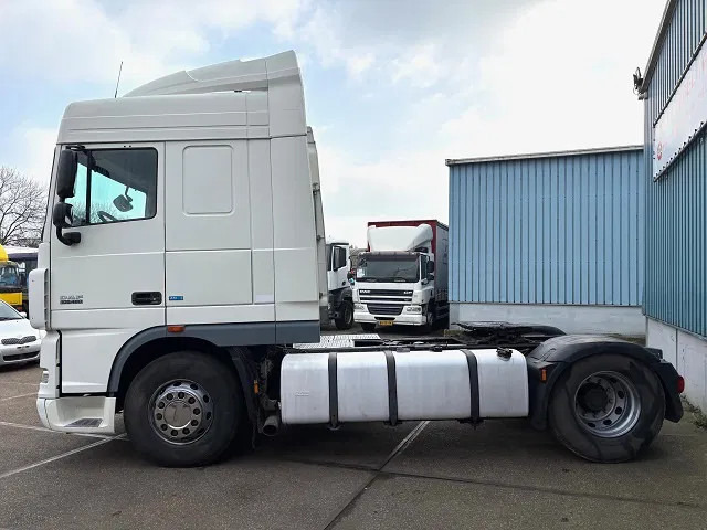 DAF XF 105.460 ATE SPACECAB 4x2 ONLY 835.500 KM (ZF-MANUAL GEARBOX / ZF-INTARDER / AIRCONDITIONING / EURO 5) - Vetopöytäauto: kuva DAF XF 105.460 ATE SPACECAB 4x2 ONLY 835.500 KM (ZF-MANUAL GEARBOX / ZF-INTARDER / AIRCONDITIONING / EURO 5) - Vetopöytäauto DAF XF 105.460 ATE SPACECAB 4x2 ONLY 835.500 KM (ZF-MANUAL GEARBOX / ZF-INTARDER / AIRCONDITIONING / EURO 5) - Vetopöytäauto: kuva DAF XF 105.460 ATE SPACECAB 4x2 ONLY 835.500 KM (ZF-MANUAL GEARBOX / ZF-INTARDER / AIRCONDITIONING / EURO 5) - Vetopöytäauto