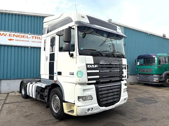 DAF XF 105.460 ATE SPACECAB (EURO 5 / ZF16 MANUAL GEARBOX / 995+500 LITER DIESELTANK / FRIDGE UNDER BED / ETC.) - Vetopöytäauto: kuva DAF XF 105.460 ATE SPACECAB (EURO 5 / ZF16 MANUAL GEARBOX / 995+500 LITER DIESELTANK / FRIDGE UNDER BED / ETC.) - Vetopöytäauto DAF XF 105.460 ATE SPACECAB (EURO 5 / ZF16 MANUAL GEARBOX / 995+500 LITER DIESELTANK / FRIDGE UNDER BED / ETC.) - Vetopöytäauto: kuva DAF XF 105.460 ATE SPACECAB (EURO 5 / ZF16 MANUAL GEARBOX / 995+500 LITER DIESELTANK / FRIDGE UNDER BED / ETC.) - Vetopöytäauto