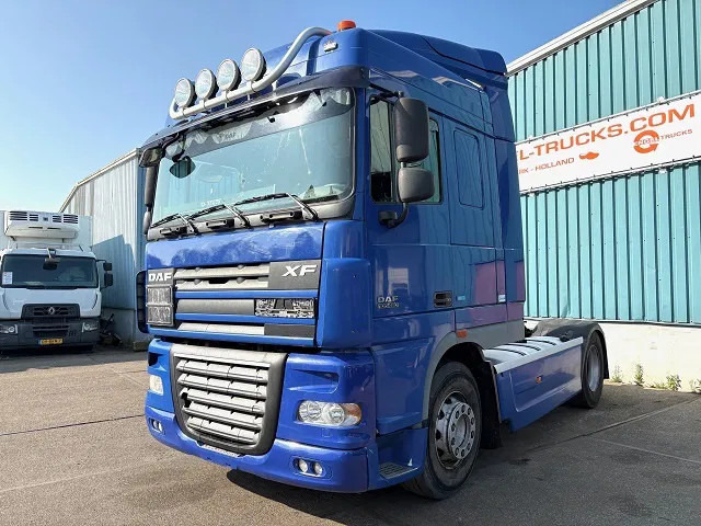DAF XF 105.460 ATE SPACECAB (ZF16 MANUAL GEARBOX / HYDRAULIC KIT / P.T.O. / ADR-VLG / FULL SPOILERSET / FRIDGE) - Vetopöytäauto: kuva DAF XF 105.460 ATE SPACECAB (ZF16 MANUAL GEARBOX / HYDRAULIC KIT / P.T.O. / ADR-VLG / FULL SPOILERSET / FRIDGE) - Vetopöytäauto DAF XF 105.460 ATE SPACECAB (ZF16 MANUAL GEARBOX / HYDRAULIC KIT / P.T.O. / ADR-VLG / FULL SPOILERSET / FRIDGE) - Vetopöytäauto: kuva DAF XF 105.460 ATE SPACECAB (ZF16 MANUAL GEARBOX / HYDRAULIC KIT / P.T.O. / ADR-VLG / FULL SPOILERSET / FRIDGE) - Vetopöytäauto
