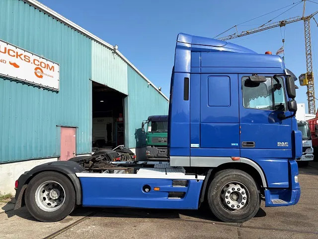 DAF XF 105.460 ATE SPACECAB (ZF16 MANUAL GEARBOX / HYDRAULIC KIT / P.T.O. / ADR-VLG / FULL SPOILERSET / FRIDGE) - Vetopöytäauto: kuva DAF XF 105.460 ATE SPACECAB (ZF16 MANUAL GEARBOX / HYDRAULIC KIT / P.T.O. / ADR-VLG / FULL SPOILERSET / FRIDGE) - Vetopöytäauto DAF XF 105.460 ATE SPACECAB (ZF16 MANUAL GEARBOX / HYDRAULIC KIT / P.T.O. / ADR-VLG / FULL SPOILERSET / FRIDGE) - Vetopöytäauto: kuva DAF XF 105.460 ATE SPACECAB (ZF16 MANUAL GEARBOX / HYDRAULIC KIT / P.T.O. / ADR-VLG / FULL SPOILERSET / FRIDGE) - Vetopöytäauto