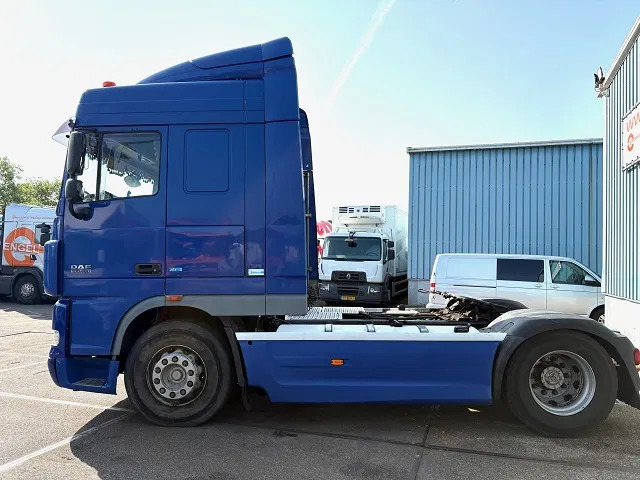 DAF XF 105.460 ATE SPACECAB (ZF16 MANUAL GEARBOX / HYDRAULIC KIT / P.T.O. / ADR-VLG / FULL SPOILERSET / FRIDGE) - Vetopöytäauto: kuva DAF XF 105.460 ATE SPACECAB (ZF16 MANUAL GEARBOX / HYDRAULIC KIT / P.T.O. / ADR-VLG / FULL SPOILERSET / FRIDGE) - Vetopöytäauto DAF XF 105.460 ATE SPACECAB (ZF16 MANUAL GEARBOX / HYDRAULIC KIT / P.T.O. / ADR-VLG / FULL SPOILERSET / FRIDGE) - Vetopöytäauto: kuva DAF XF 105.460 ATE SPACECAB (ZF16 MANUAL GEARBOX / HYDRAULIC KIT / P.T.O. / ADR-VLG / FULL SPOILERSET / FRIDGE) - Vetopöytäauto