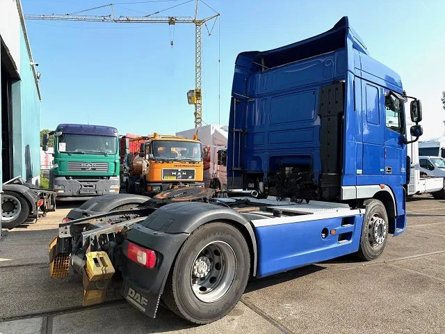 DAF XF 105.460 ATE SPACECAB (ZF16 MANUAL GEARBOX / HYDRAULIC KIT / P.T.O. / ADR-VLG / FULL SPOILERSET / FRIDGE) - Vetopöytäauto: kuva DAF XF 105.460 ATE SPACECAB (ZF16 MANUAL GEARBOX / HYDRAULIC KIT / P.T.O. / ADR-VLG / FULL SPOILERSET / FRIDGE) - Vetopöytäauto DAF XF 105.460 ATE SPACECAB (ZF16 MANUAL GEARBOX / HYDRAULIC KIT / P.T.O. / ADR-VLG / FULL SPOILERSET / FRIDGE) - Vetopöytäauto: kuva DAF XF 105.460 ATE SPACECAB (ZF16 MANUAL GEARBOX / HYDRAULIC KIT / P.T.O. / ADR-VLG / FULL SPOILERSET / FRIDGE) - Vetopöytäauto