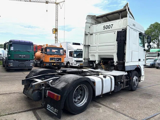 DAF XF 105.460 SPACECAB (4 IDENTICAL UNITS AVAILBLE) (ZF16 MANUAL GEARBOX / MX-BRAKE / 870+430 LITER TANK / FRIDGE / AIRCONDITIONING - Vetopöytäauto: kuva DAF XF 105.460 SPACECAB (4 IDENTICAL UNITS AVAILBLE) (ZF16 MANUAL GEARBOX / MX-BRAKE / 870+430 LITER TANK / FRIDGE / AIRCONDITIONING - Vetopöytäauto DAF XF 105.460 SPACECAB (4 IDENTICAL UNITS AVAILBLE) (ZF16 MANUAL GEARBOX / MX-BRAKE / 870+430 LITER TANK / FRIDGE / AIRCONDITIONING - Vetopöytäauto: kuva DAF XF 105.460 SPACECAB (4 IDENTICAL UNITS AVAILBLE) (ZF16 MANUAL GEARBOX / MX-BRAKE / 870+430 LITER TANK / FRIDGE / AIRCONDITIONING - Vetopöytäauto