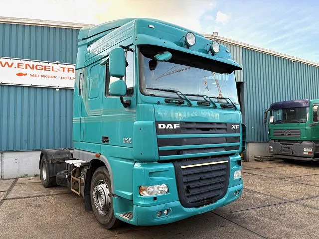 DAF XF 105.460 SPACECAB (EURO 5 / ZF16 MANUAL GEARBOX / P.T.O. / AIRCONDITIONING / FRIDGE UNDER BED / ETC.) - Vetopöytäauto: kuva DAF XF 105.460 SPACECAB (EURO 5 / ZF16 MANUAL GEARBOX / P.T.O. / AIRCONDITIONING / FRIDGE UNDER BED / ETC.) - Vetopöytäauto DAF XF 105.460 SPACECAB (EURO 5 / ZF16 MANUAL GEARBOX / P.T.O. / AIRCONDITIONING / FRIDGE UNDER BED / ETC.) - Vetopöytäauto: kuva DAF XF 105.460 SPACECAB (EURO 5 / ZF16 MANUAL GEARBOX / P.T.O. / AIRCONDITIONING / FRIDGE UNDER BED / ETC.) - Vetopöytäauto