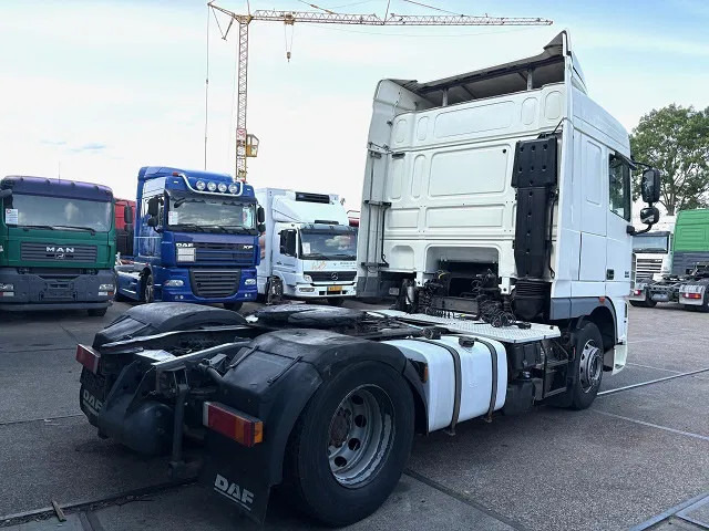 DAF XF 105.460 SPACECAB (ZF-MANUAL GEARBOX / 2x DIESELTANK / MX-ENGINE BRAKE / AIRCONDITIONING / FRIDGE / ETC. - Vetopöytäauto: kuva DAF XF 105.460 SPACECAB (ZF-MANUAL GEARBOX / 2x DIESELTANK / MX-ENGINE BRAKE / AIRCONDITIONING / FRIDGE / ETC. - Vetopöytäauto DAF XF 105.460 SPACECAB (ZF-MANUAL GEARBOX / 2x DIESELTANK / MX-ENGINE BRAKE / AIRCONDITIONING / FRIDGE / ETC. - Vetopöytäauto: kuva DAF XF 105.460 SPACECAB (ZF-MANUAL GEARBOX / 2x DIESELTANK / MX-ENGINE BRAKE / AIRCONDITIONING / FRIDGE / ETC. - Vetopöytäauto