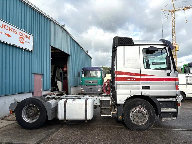 Mercedes-Benz Actros 1843 LS SLEEPERCAB (MP1) (ZF16 MANUAL GEARBOX / REDUCTION AXLE / AIRCONDITIONING / ETC.) - Vetopöytäauto: kuva Mercedes-Benz Actros 1843 LS SLEEPERCAB (MP1) (ZF16 MANUAL GEARBOX / REDUCTION AXLE / AIRCONDITIONING / ETC.) - Vetopöytäauto Mercedes-Benz Actros 1843 LS SLEEPERCAB (MP1) (ZF16 MANUAL GEARBOX / REDUCTION AXLE / AIRCONDITIONING / ETC.) - Vetopöytäauto: kuva Mercedes-Benz Actros 1843 LS SLEEPERCAB (MP1) (ZF16 MANUAL GEARBOX / REDUCTION AXLE / AIRCONDITIONING / ETC.) - Vetopöytäauto