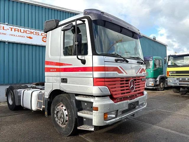 Mercedes-Benz Actros 1843 LS SLEEPERCAB (MP1) (ZF16 MANUAL GEARBOX / REDUCTION AXLES / AIRCONDITIONING / ETC.) - Vetopöytäauto: kuva Mercedes-Benz Actros 1843 LS SLEEPERCAB (MP1) (ZF16 MANUAL GEARBOX / REDUCTION AXLES / AIRCONDITIONING / ETC.) - Vetopöytäauto Mercedes-Benz Actros 1843 LS SLEEPERCAB (MP1) (ZF16 MANUAL GEARBOX / REDUCTION AXLES / AIRCONDITIONING / ETC.) - Vetopöytäauto: kuva Mercedes-Benz Actros 1843 LS SLEEPERCAB (MP1) (ZF16 MANUAL GEARBOX / REDUCTION AXLES / AIRCONDITIONING / ETC.) - Vetopöytäauto