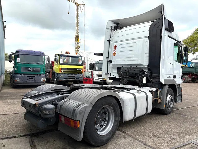 Mercedes-Benz Actros 1844 LS (MP2) (TELLIGENT AUTOMATIC / AIRCONDITIONING / 2x DIESELTANK / EURO 5) - Vetopöytäauto: kuva Mercedes-Benz Actros 1844 LS (MP2) (TELLIGENT AUTOMATIC / AIRCONDITIONING / 2x DIESELTANK / EURO 5) - Vetopöytäauto Mercedes-Benz Actros 1844 LS (MP2) (TELLIGENT AUTOMATIC / AIRCONDITIONING / 2x DIESELTANK / EURO 5) - Vetopöytäauto: kuva Mercedes-Benz Actros 1844 LS (MP2) (TELLIGENT AUTOMATIC / AIRCONDITIONING / 2x DIESELTANK / EURO 5) - Vetopöytäauto