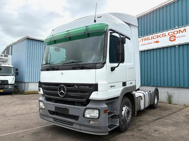 Mercedes-Benz Actros 1844 LS (MP2) (TELLIGENT AUTOMATIC / AIRCONDITIONING / 2x DIESELTANK / EURO 5) - Vetopöytäauto: kuva Mercedes-Benz Actros 1844 LS (MP2) (TELLIGENT AUTOMATIC / AIRCONDITIONING / 2x DIESELTANK / EURO 5) - Vetopöytäauto Mercedes-Benz Actros 1844 LS (MP2) (TELLIGENT AUTOMATIC / AIRCONDITIONING / 2x DIESELTANK / EURO 5) - Vetopöytäauto: kuva Mercedes-Benz Actros 1844 LS (MP2) (TELLIGENT AUTOMATIC / AIRCONDITIONING / 2x DIESELTANK / EURO 5) - Vetopöytäauto